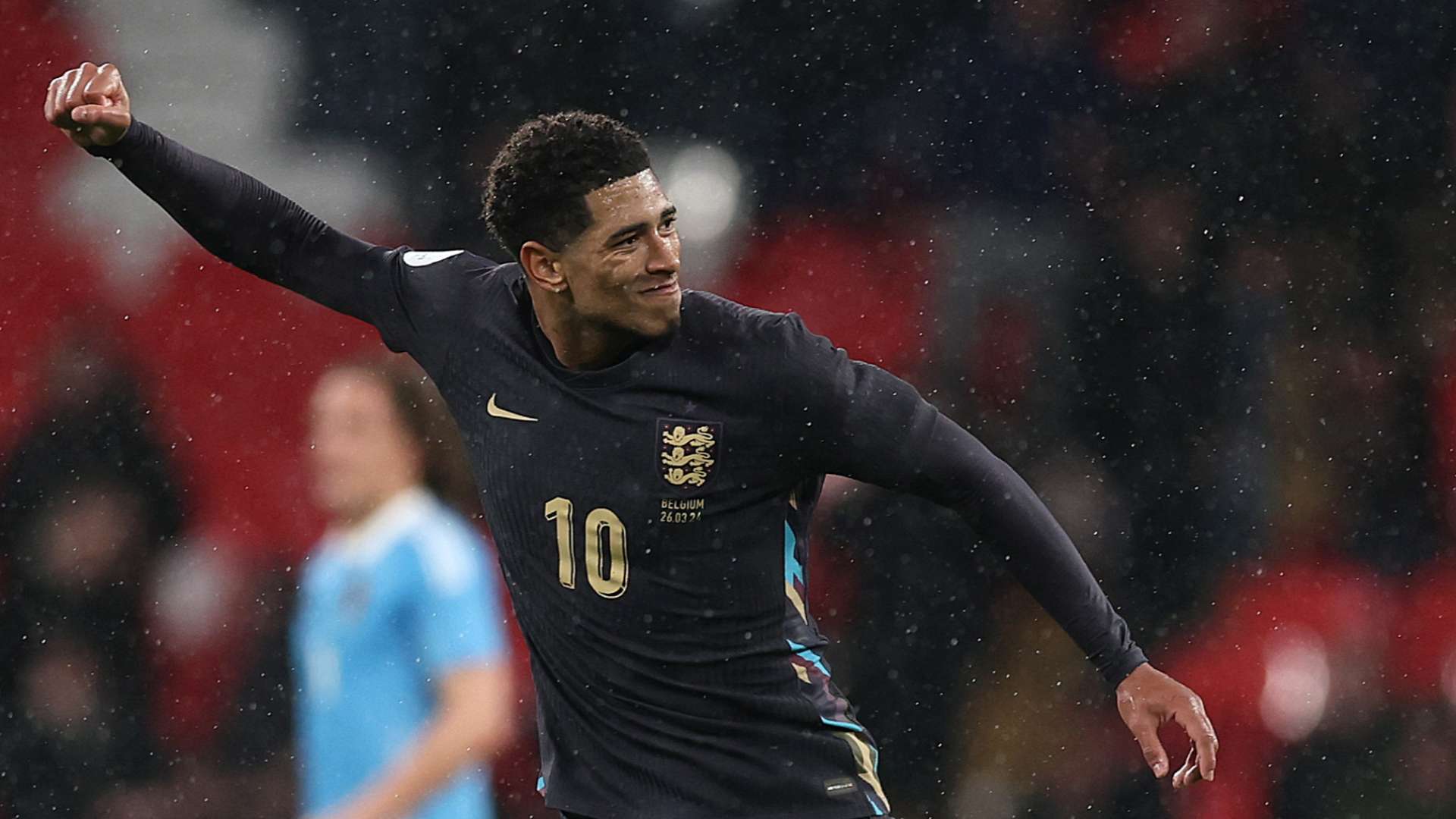 绝世任意球！世预赛梅西与苏亚雷斯并肩29球，共创最佳射手传奇